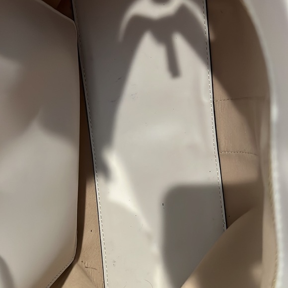 Tory Burch Small Gemini Link Coated Canvas Tote. Color: New Ivory - Picture 12 of 14